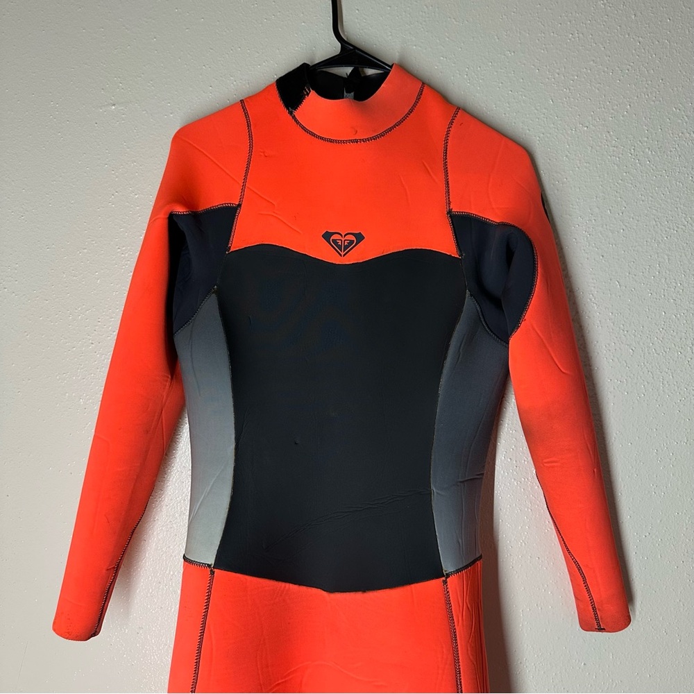 Roxy Black and Poppy Wetsuit